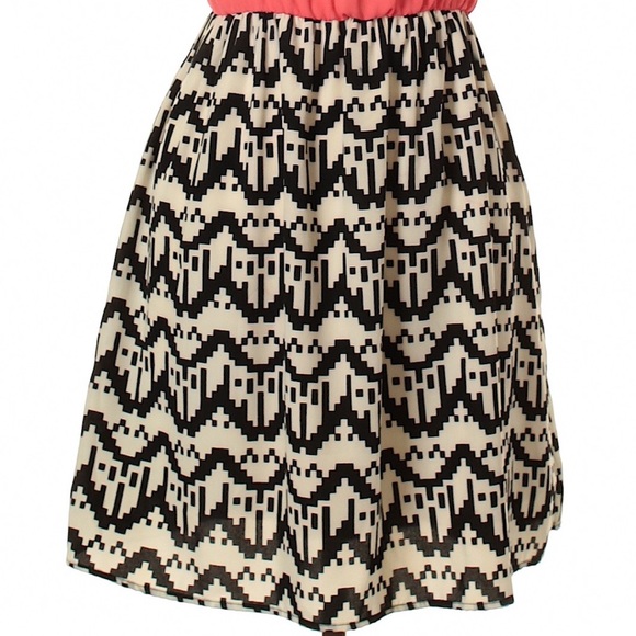 Coii Pink Sleeveless with Black and Cream Chevron Inspired Print Dress - Picture 5 of 12